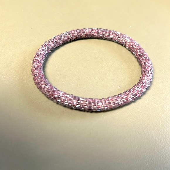 Lily and Laura lavender bracelet - Picture 1 of 2